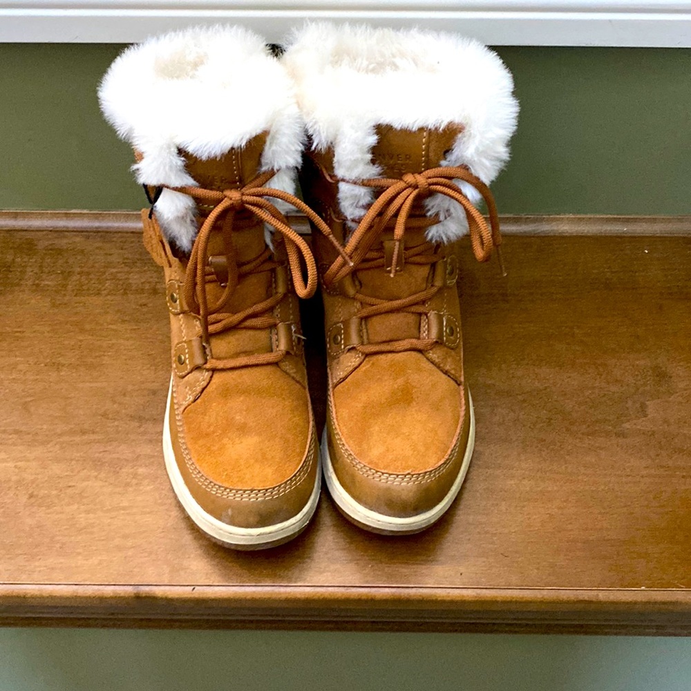 Denver Hayes winter boots